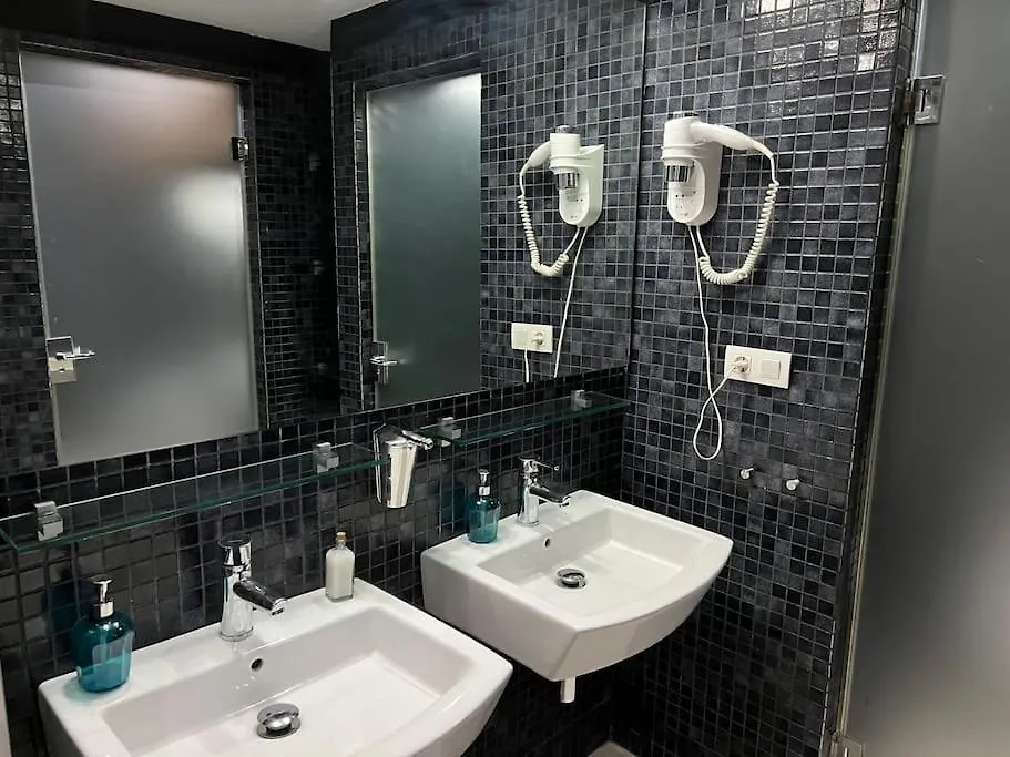 Japanese Style 9 Person Flat, Close To Alhambra Apartment Granada 0*,  Spain